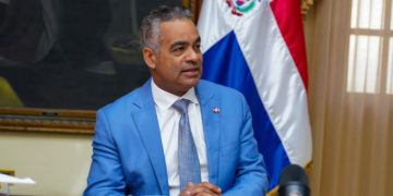 Ministro de Energía y Mina, Joel Santos