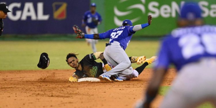 Licey «apaga a palos» Estrellas