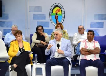 Miguel Vargas coniside con Iglesia Católica