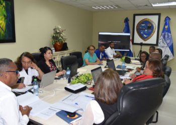 Evaluadores del MESCYT visitan Recinto UASD Barahona