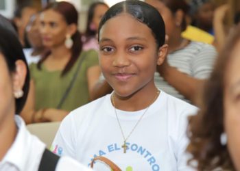 Gradúan casi 500 en «Crianza Positiva» en Barahona