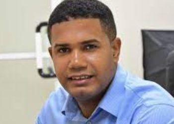 Culpan a Randy si se produce incidente en entrega de minibús