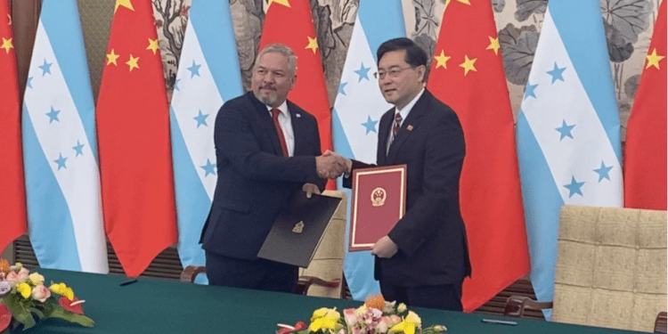 China y Honduras establecen relaciones diplomáticas
