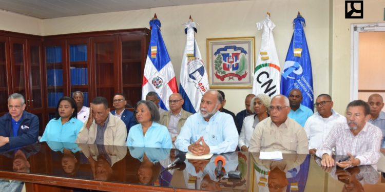 Profesorado «vuelve a la carga» por jubilados y pensionados