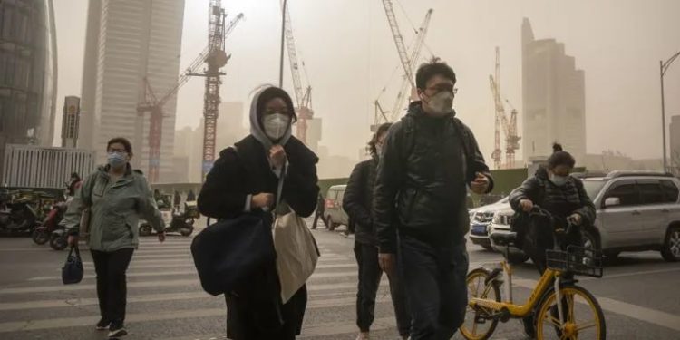 Tormenta de arena cubren Pekín y norte de China