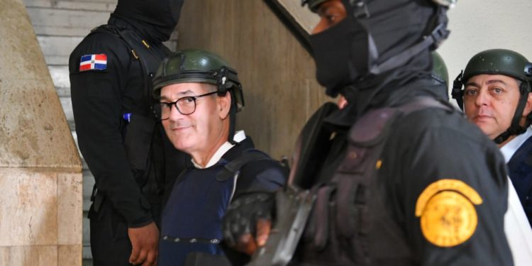 Recesan hasta el viernes coerción a calamares