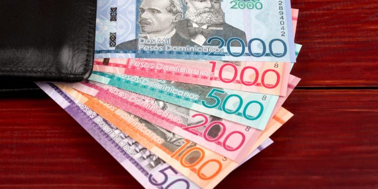 Aumentan a empleados privados un 19%