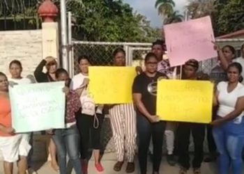 Paralizan clases mal estado de centro educativo en Tamayo