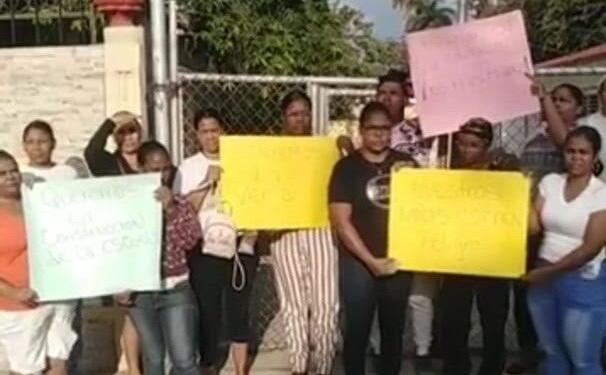 Paralizan clases mal estado de centro educativo en Tamayo