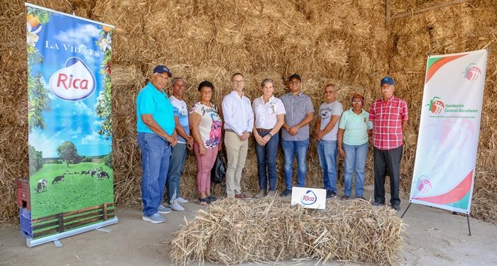Donan pacas de forraje de caña a Asociaciones de Ganaderos del Suroeste