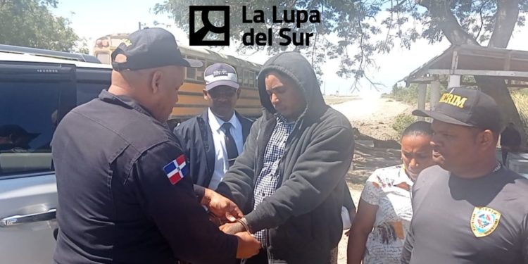 Se entrega joven vinculan a tiroteo que murieron dos mujeres y un hombre en Tamayo