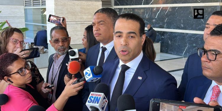 Compra hace gobierno de opositores llega a Procuraduría