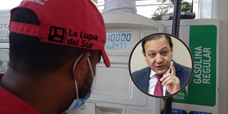 Gobierno debió bajar combustibles hace 8 meses