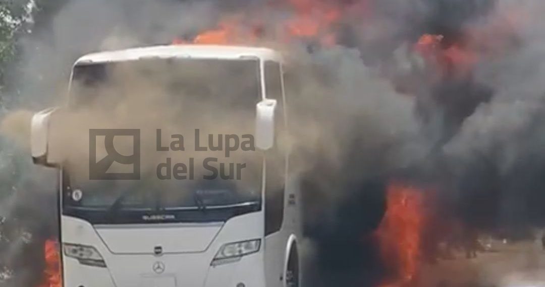 Se incendia autobús de Emtraba