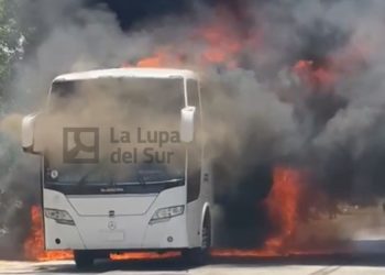 Se incendia autobús de Emtraba