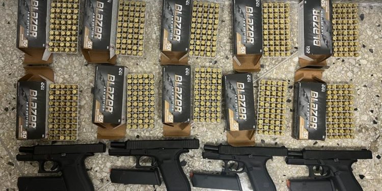 Ocupan 4 pistolas y 500 balas en tanque que vino de EEUU