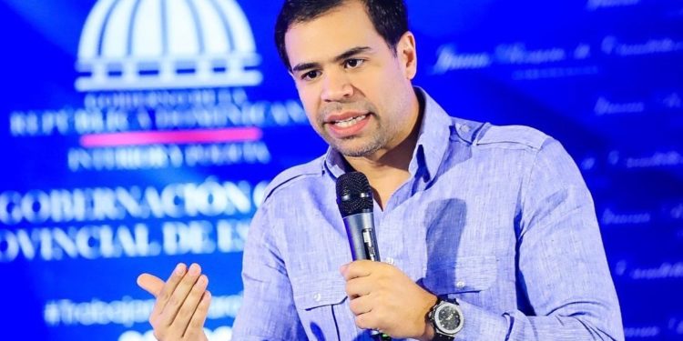 Robertico usa «discrecional dineral» en Propeep