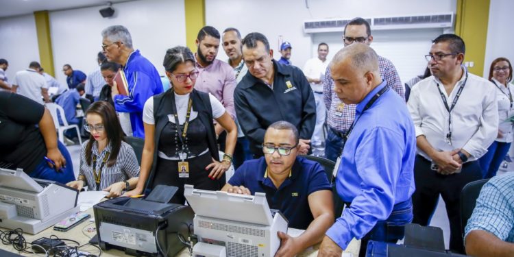 JCE hace prueba del cómputo electoral