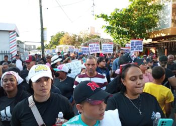 Llaman al pueblo a concentrarse frente al Palacio