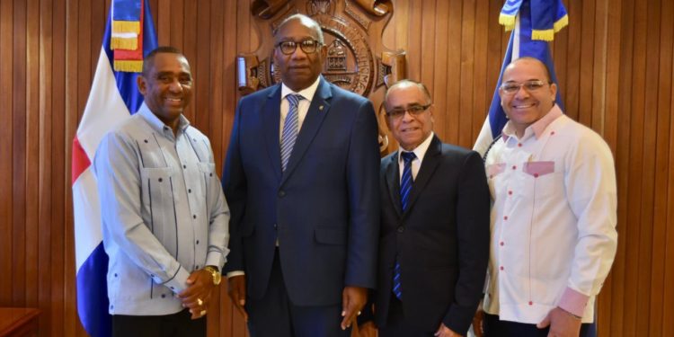 La UASD llega a Pedernales e Independencia