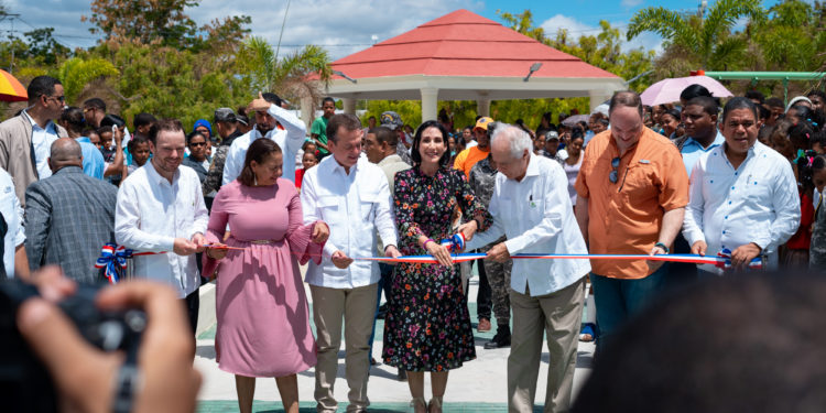 Inauguran parque «Sol y Lunas» en Las Salinas