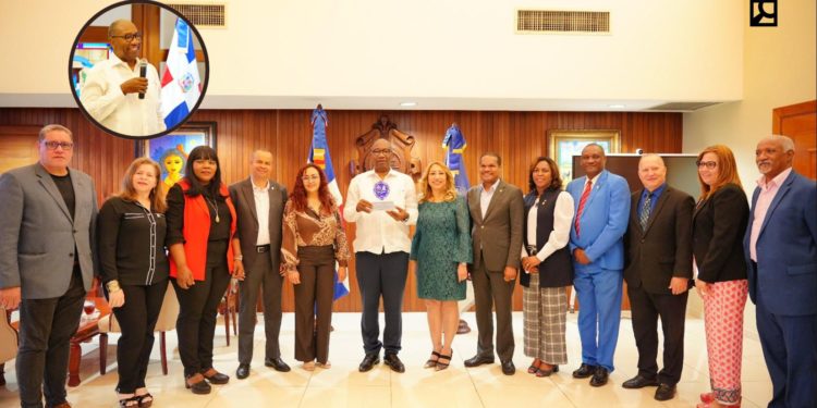 Vicedecanos «sorprenden» rector con reconocimiento