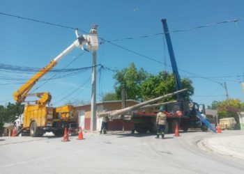 Edesur sustituye postes en sector de Cabral