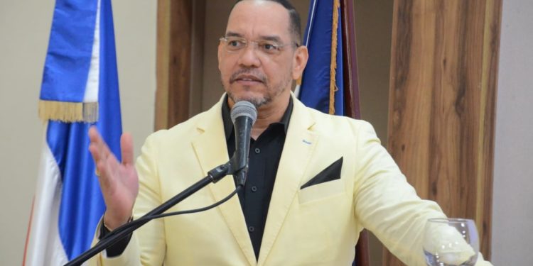 ¿A cuántas personas asistió la Defensoría en primer trimestres 2023?