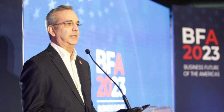 Abinader anuncia que licitaran nuevo tren