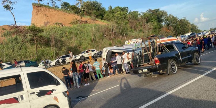 Identifican 4 de 5 fallecidos en accidente
