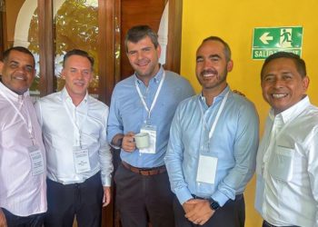 Míctor participa en encuentro en Colombia