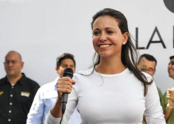 Inhabilitan a María Corina Machado para ocupar cargos públicos por 15 años en Venezuela.