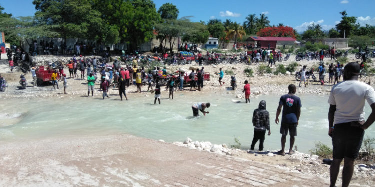 Mercado binacional presenta inconvenienetes en Pedernales