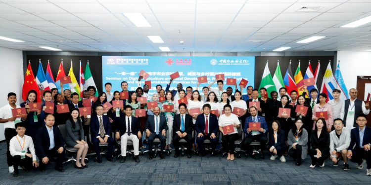 RD participa en seminario sobre «Agricultura Digital y Desarrollo Rural» en China
