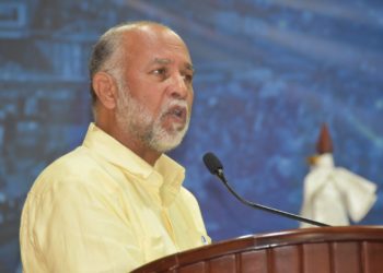 Profesorado «quemó» el año escolar