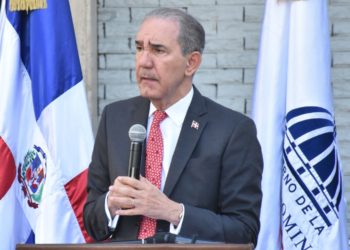 Mescyt beca 34 estudiantes para cursar postgrados en el exterior