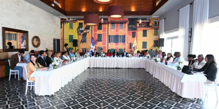 JCE realiza encuentro con secretarios Juntas Electorales