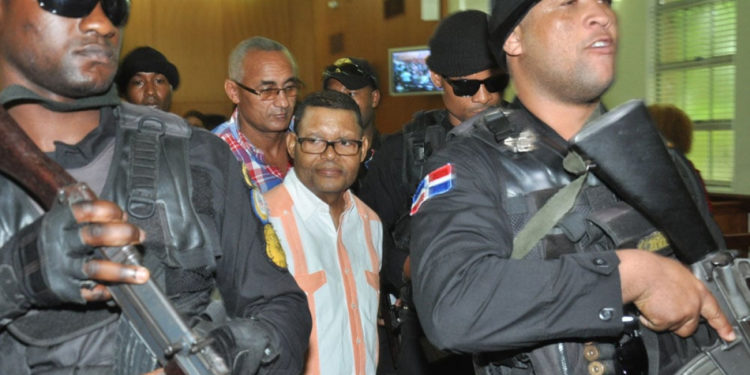 Tribunal ordena arresto de Quevedo y de los Santos Solís