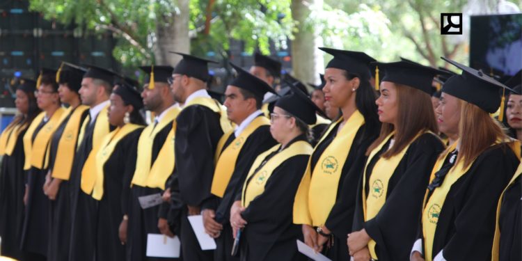 UAPA gradúa primeros periodistas digitales