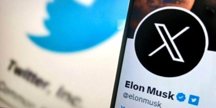 Elon Musk reemplaza el logotipo de Twitter por una «X»