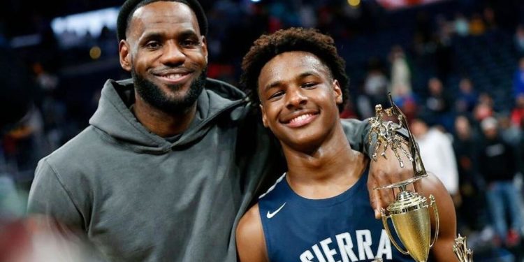 Bronny James fuera de peligro tras sufrir para cardíaco