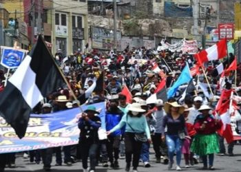 Peruanos marcharan contra gobierno golpista