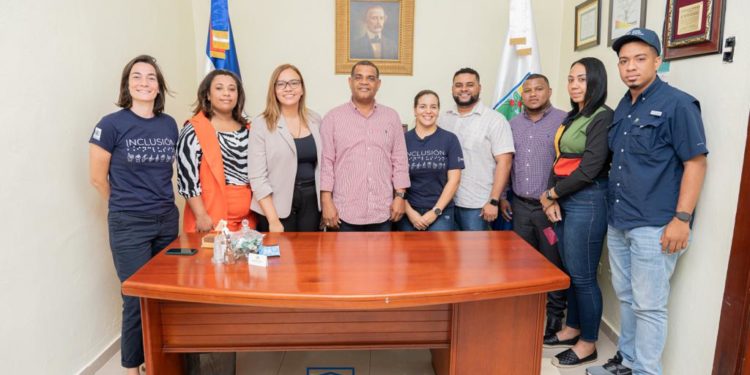 Alcalde recibe ejecutivas Ruta para Desarrollo de Municipios Inclusivos