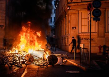 Más de mil detenidos en Francia