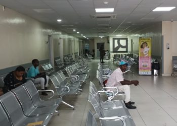 Médicos acatan llamado a paro del CMD