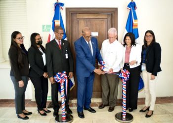 Contraloría inaugura UAI en INESDYC