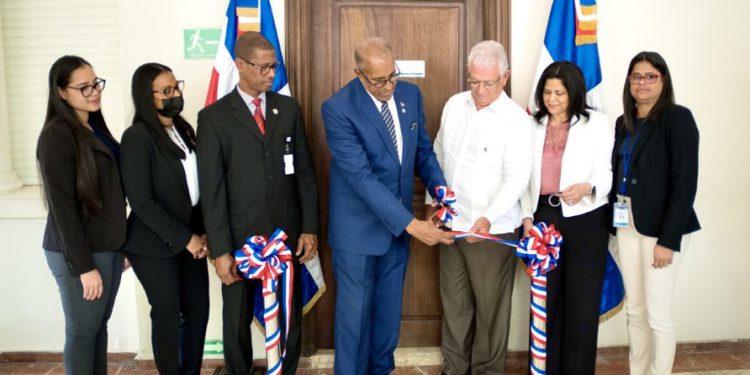 Contraloría inaugura UAI en INESDYC