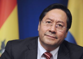 Arce anuncia que Bolivia tiene 23 millones de toneladas de litio
