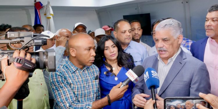 Miguel Vargas: «peligroso censura y violar libertad de prensa»