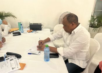 Miguelo inscribe su precandidatura por Alcaldía